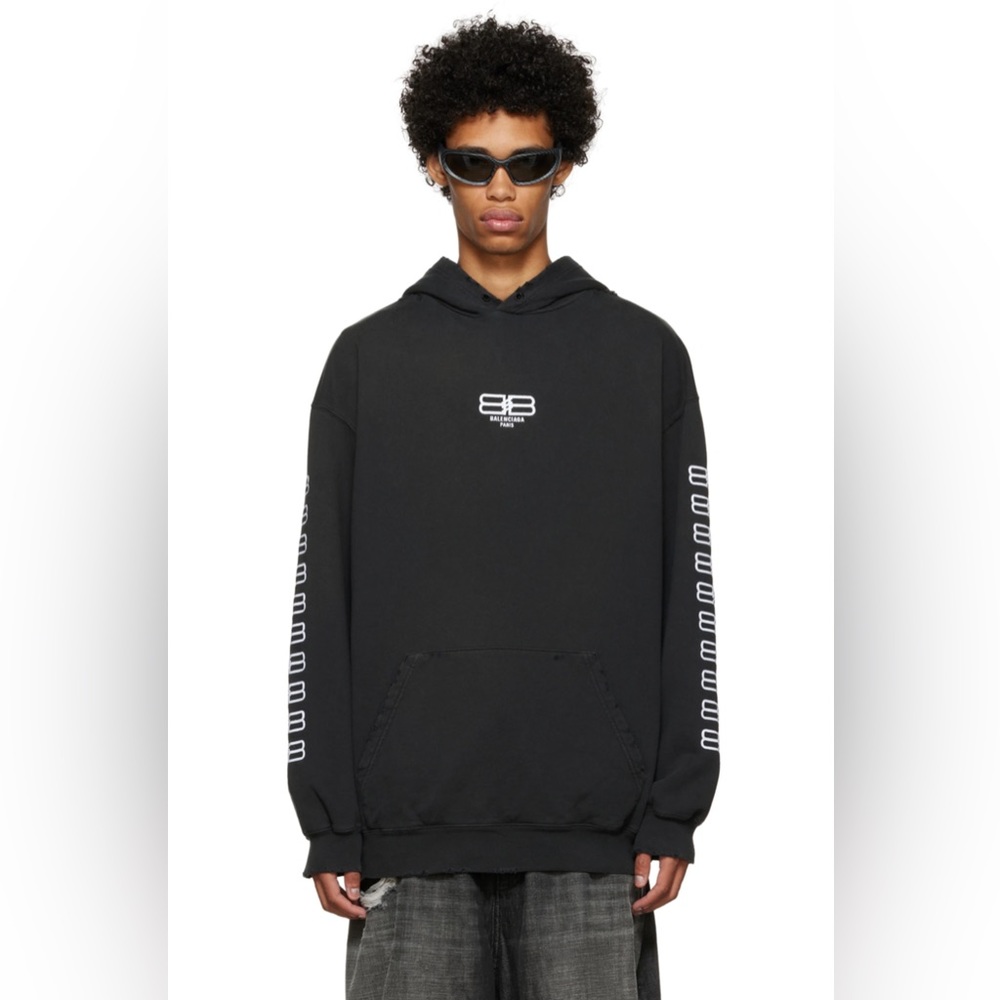 AUTHENTIC - Brand new- BALENCIAGA
Black BB Paris Icon Hoodie